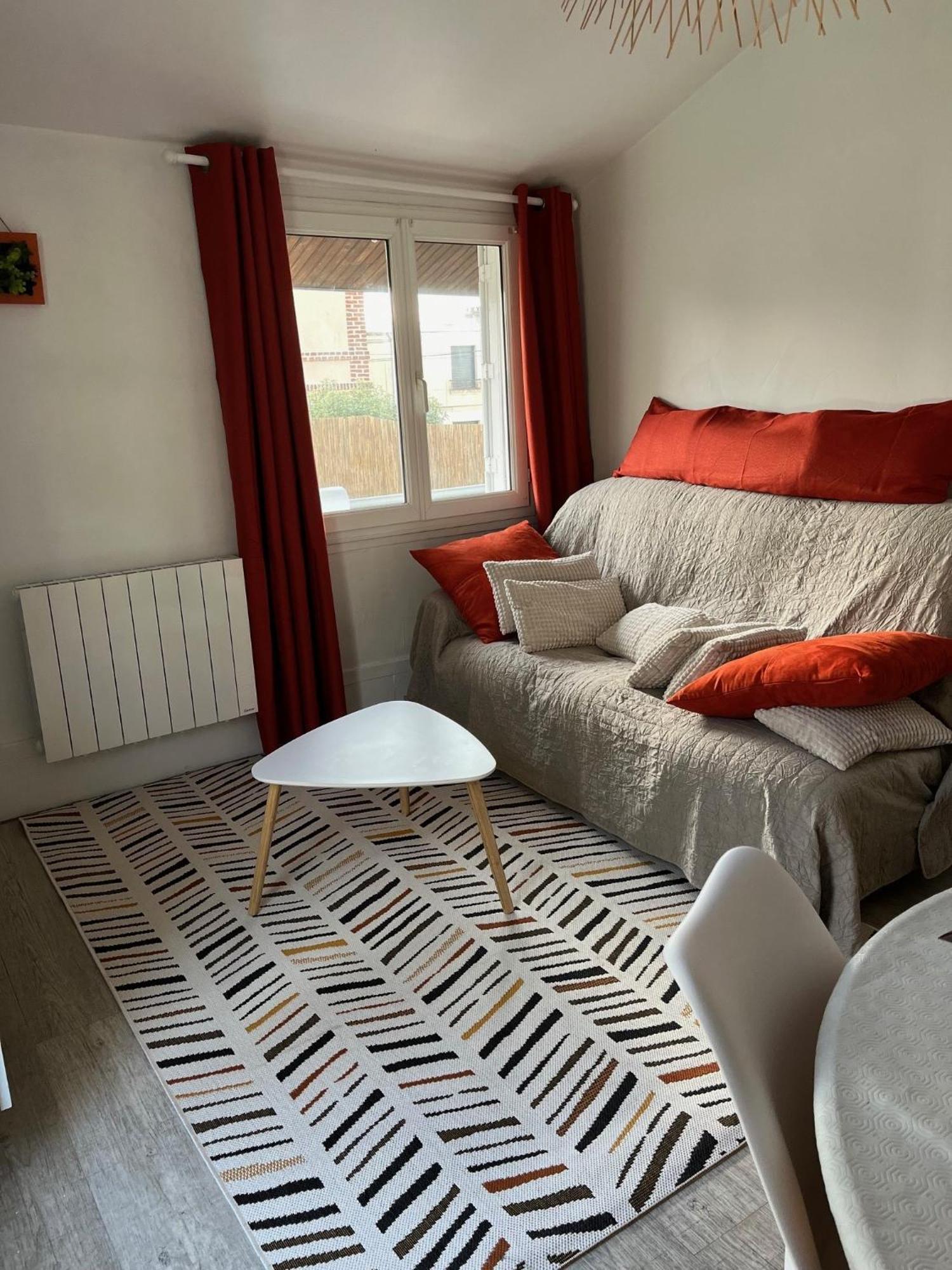 Lalyne- Maison De Charme Et Son Studio Trouville Sur Mer Екстер'єр фото